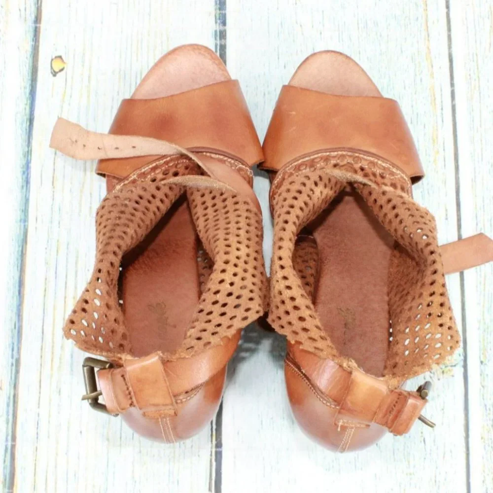 *Unbranded Brown Leather Slip On Perforated Casual Heeled Sandals Size - Picture 7 of 9